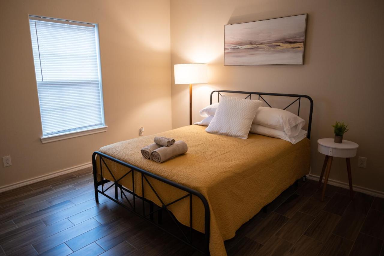 Appartement Fabulous King Size Bed In A Gated Neighborhood! à Edinburg Extérieur photo